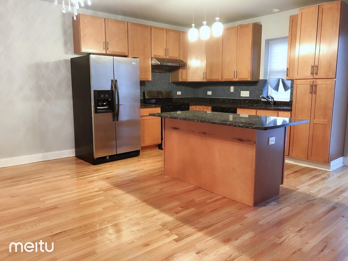 Primary Photo - 3607 W 53rd St
