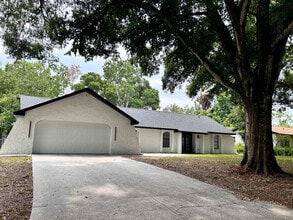 Building Photo - 104 Phillips Dr