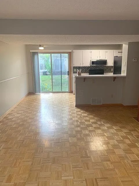 Building Photo - 5125 Singleton Dr