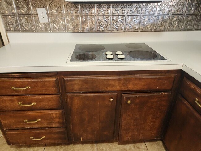 Foto del edificio - Coming Soon! Ranch Style 3 bed/1.75 Bath, RV parking NO HOA!