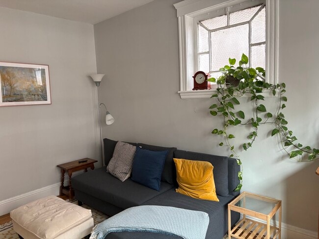 Building Photo - 1697 Cambridge St