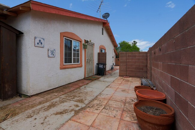 Building Photo - Fabulous Home!