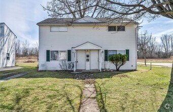 Building Photo - 3004-3006 Cromwell Dr