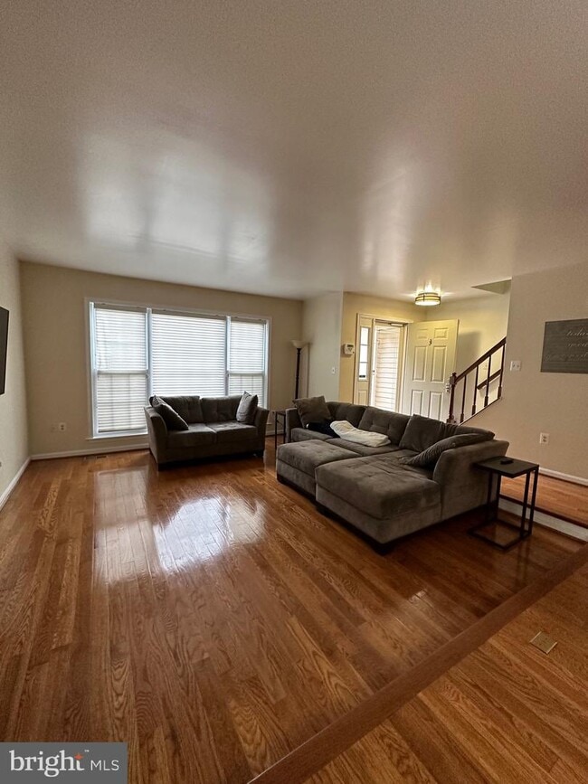 Building Photo - 8215 Southwater Ct