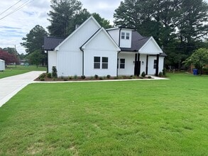 Building Photo - 2212 M.L.K. Jr Pkwy