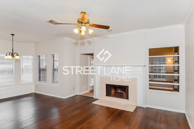 Building Photo - JUST REDUCED-Spacious 4 bedroom home in Ho...