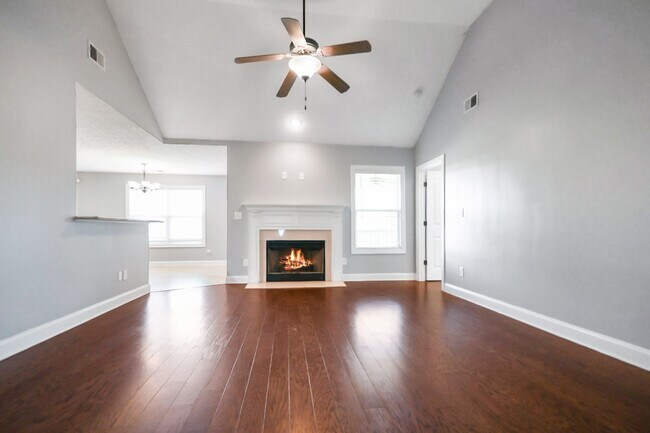 Foto del edificio - Pet Friendly Three Bedroom!