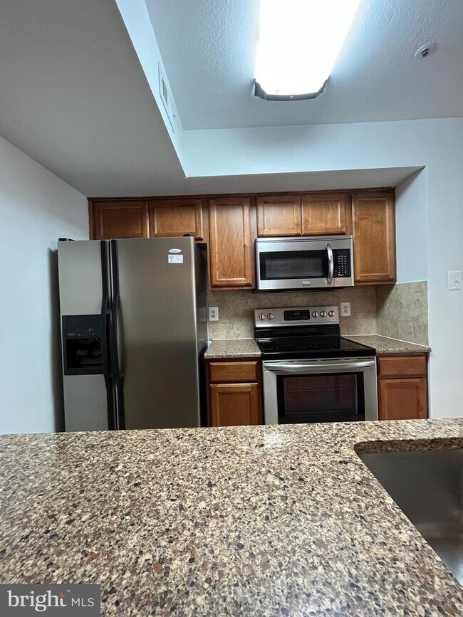 Foto del edificio - 3311 Wyndham Cir