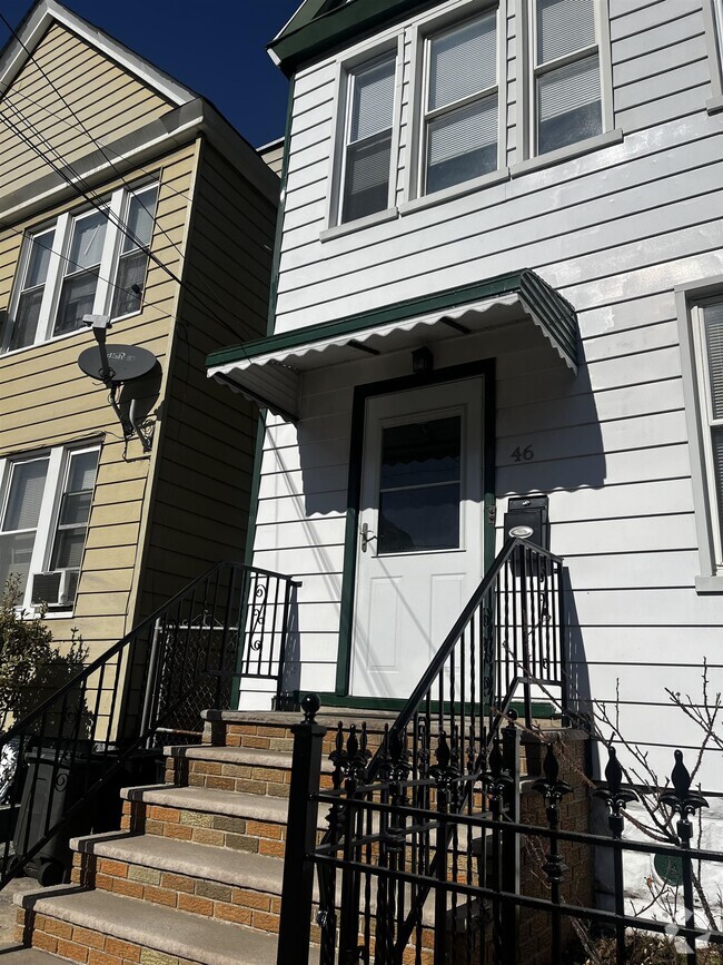 Building Photo - 46 Clarke Ave