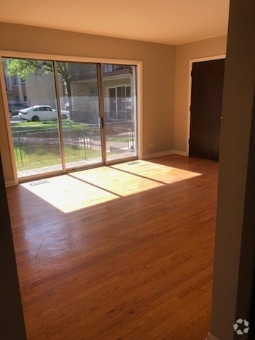 Building Photo - 5849 S Francisco Ave