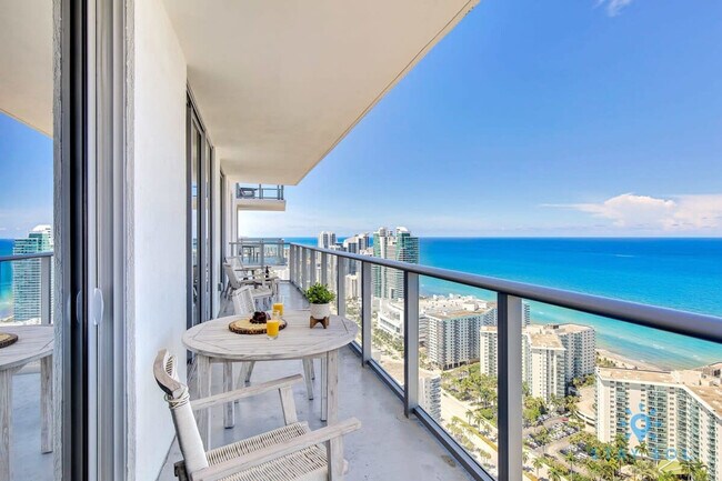 Building Photo - 4010 S Ocean Dr