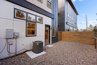 Building Photo - 13838 Bee Flower Ln
