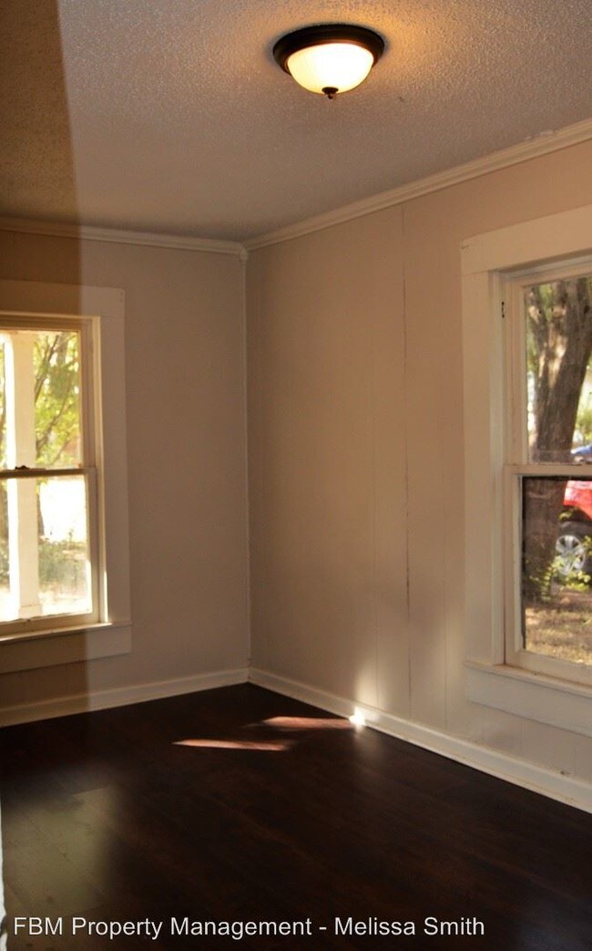 Building Photo - 2 br, 1 bath House - 1304 Hackberry Ave