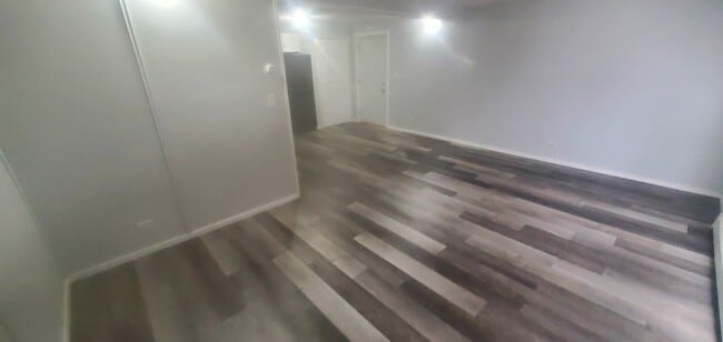 Building Photo - 612 7th St S