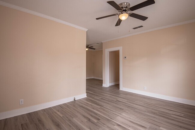 Foto del edificio - 308 Kelley Blvd