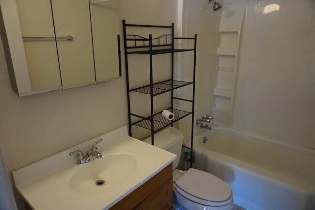 Foto del edificio - 3543 Valley Heights Dr
