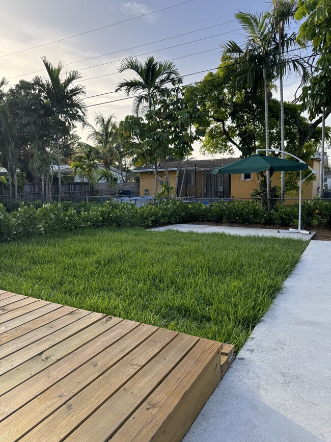 Yard - 10455 SW 46th St