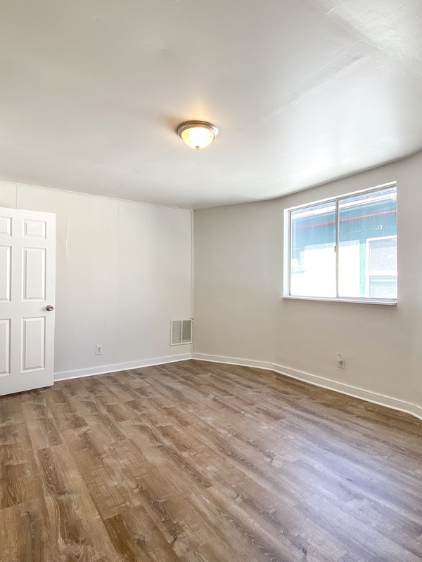 Foto del edificio - 723 Taylor Ave