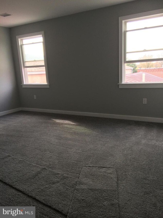 Foto principal - 242 Mill St