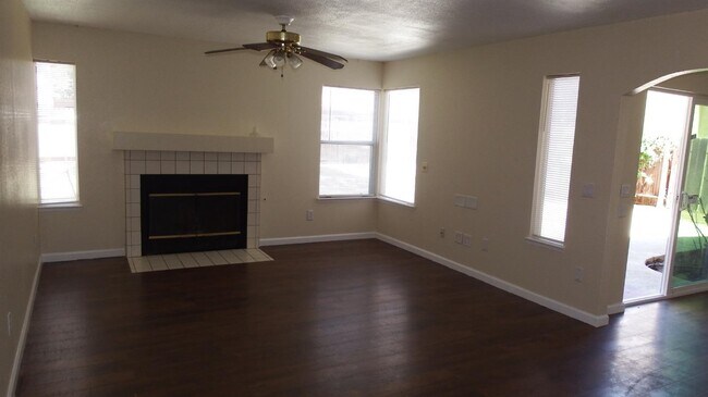 Foto del edificio - 7808 Walnut Grove Ct