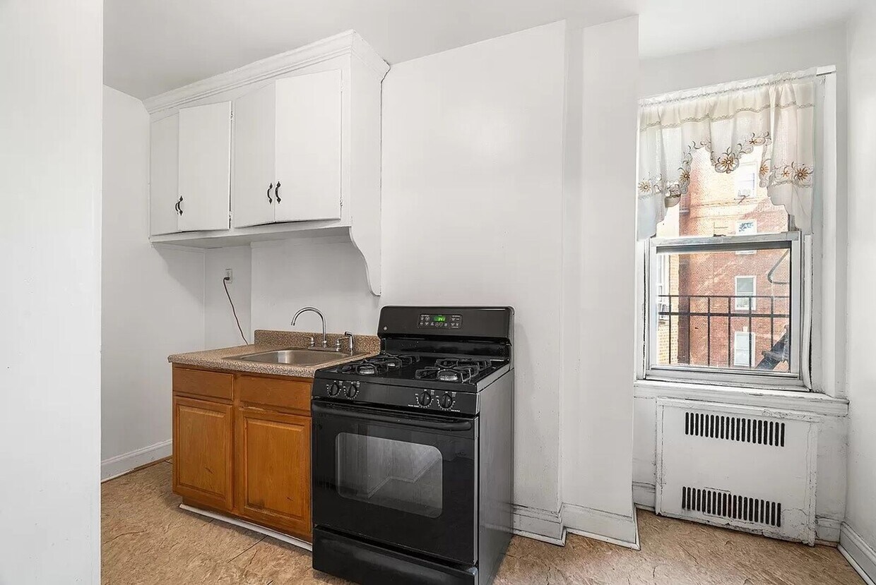Primary Photo - BEAUTIFUL 1 BEDROOM 1 BATHROOM