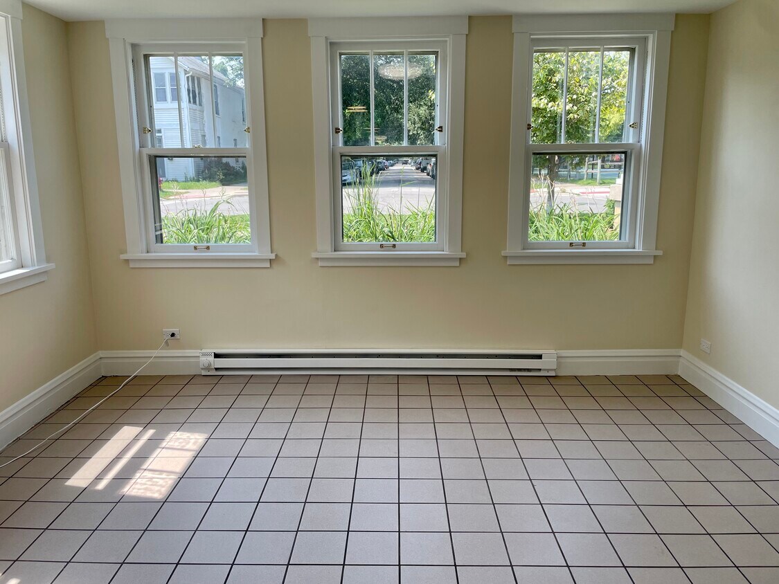 Foto principal - 949 Sherman Ave