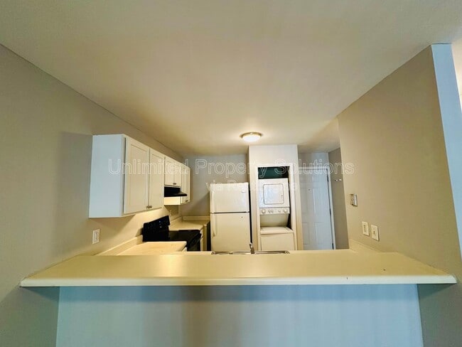 Building Photo - 211 Sunn Aire Ct