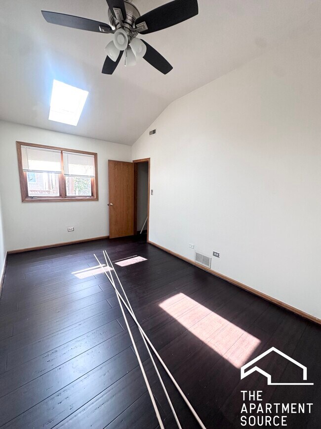 Foto del edificio - 2446 W Arthington St