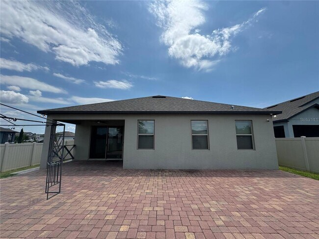 Foto del edificio - 5300 Pavia Dr