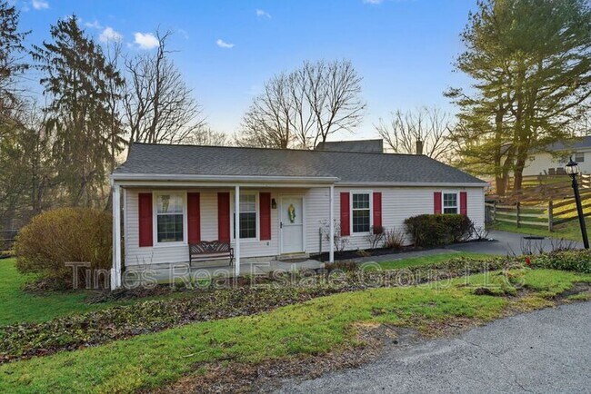 Building Photo - 136 Brookfield Ct