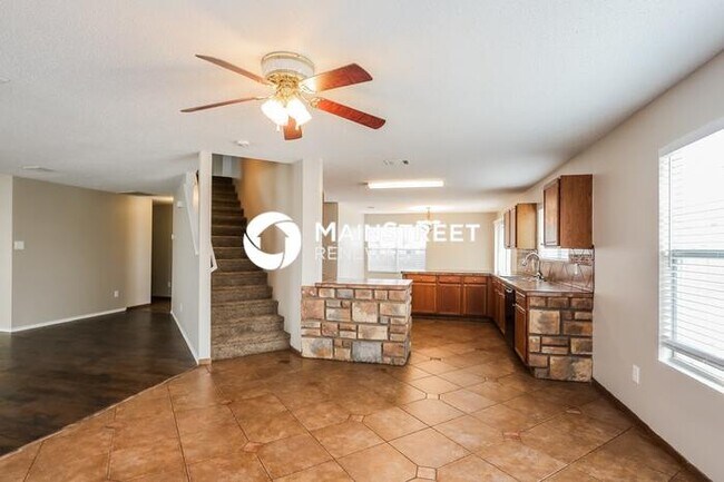 Foto del edificio - 5 Bedroom Pet-Friendly Home in Fort Worth, TX with Main Street Renewal