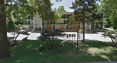 Building Photo - 28 E Stewart Rd