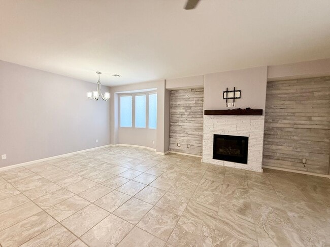 Building Photo - Beautiful 4-bedroom, 2.5-bathroom home located in the desirable Highlands Ranch in Chino Valley.