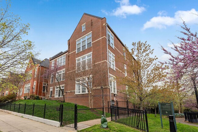 Foto del edificio - 440 12th St NE