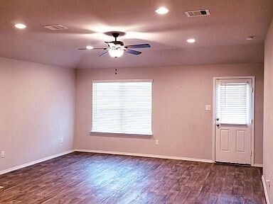 Building Photo - 519 Green Clover Ln