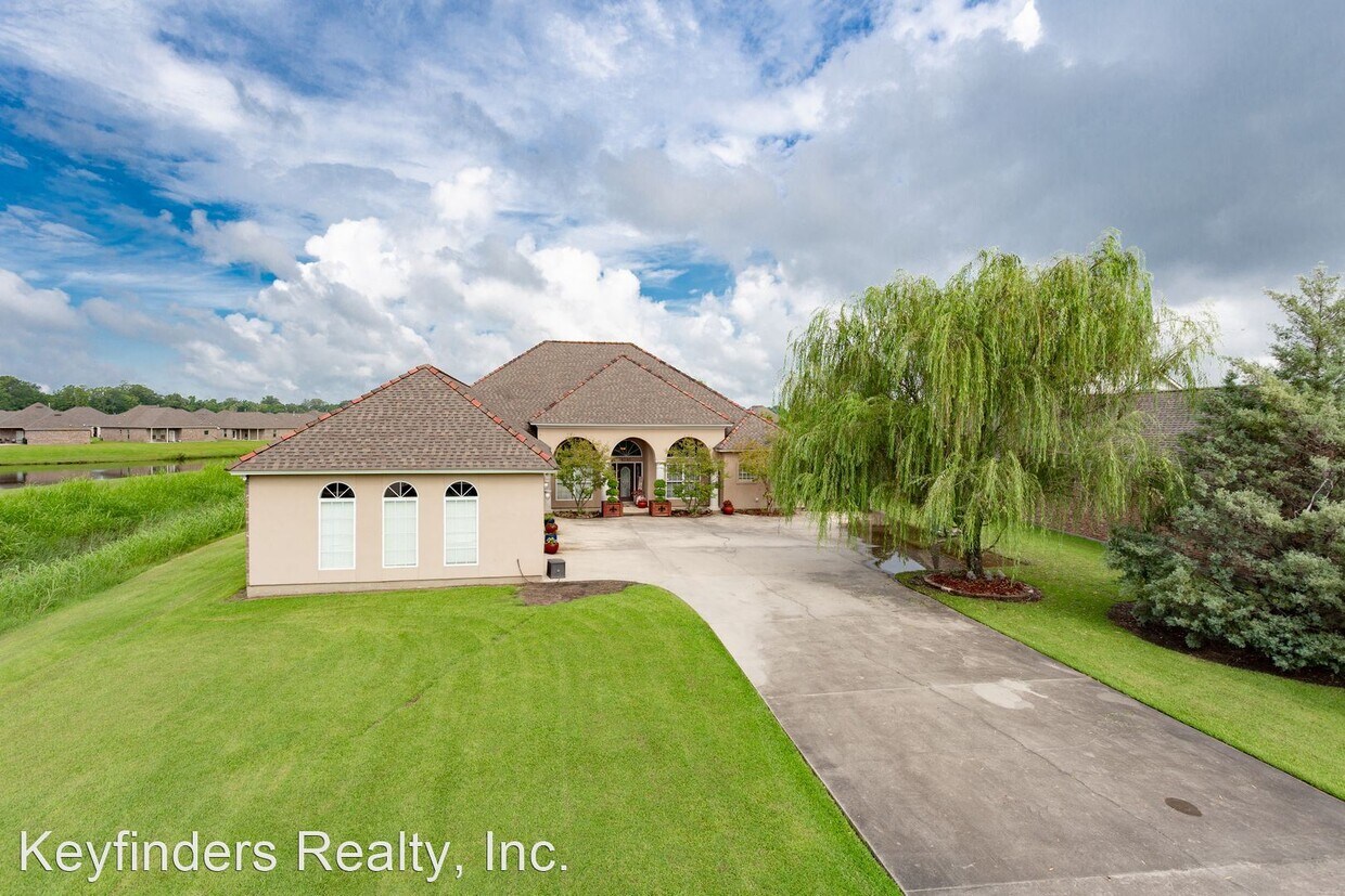 Primary Photo - 3 br, 2.5 bath House - 4710 Little Hope Dr.
