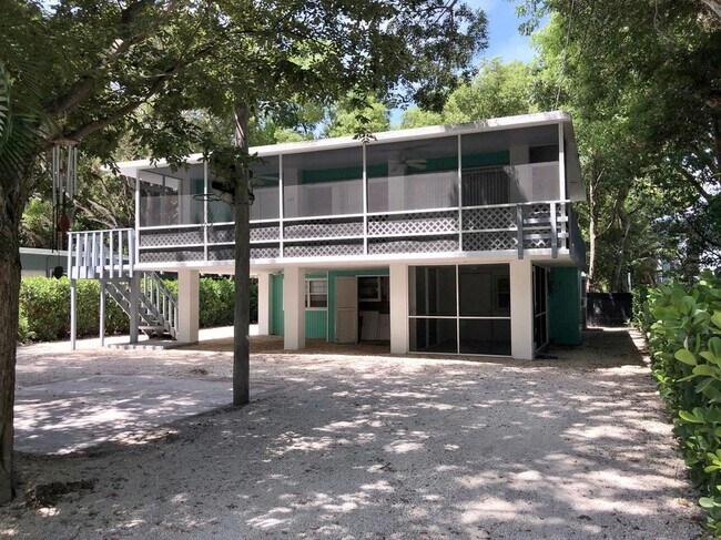 Foto del edificio - 661 Colson Dr