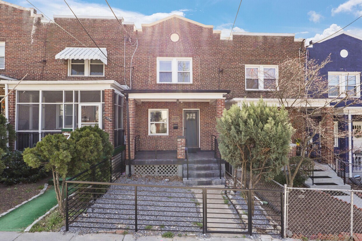 Primary Photo - 1489 Morris Rd SE