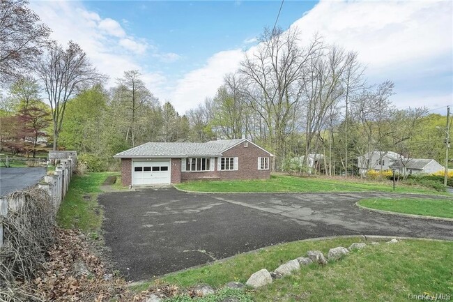 Building Photo - 17 Brookside Ave