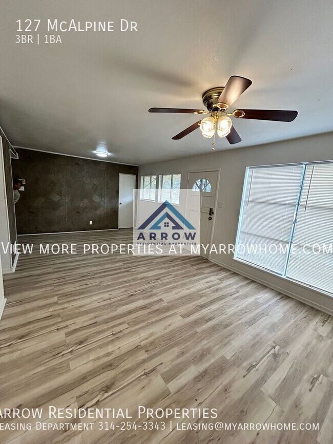 Foto del edificio - 127 McAlpine Dr-