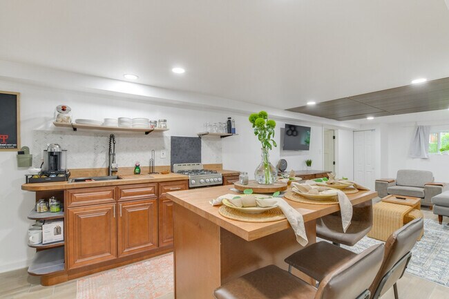 Foto del edificio - 4642 W Montana St