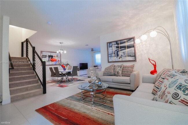 Building Photo - 3 br, 2.5 bath Townhome - 10590 NW 78th Te...