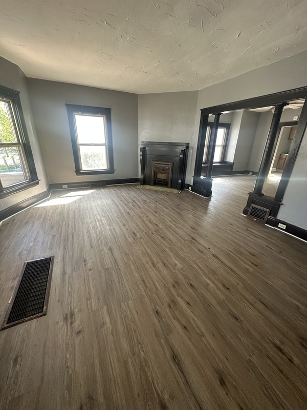 Building Photo - 2088 W 95th St