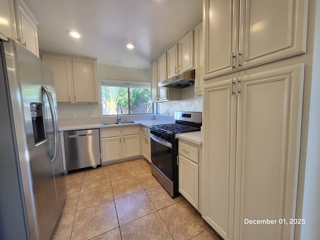 Building Photo - 6580 Candleberry Rd