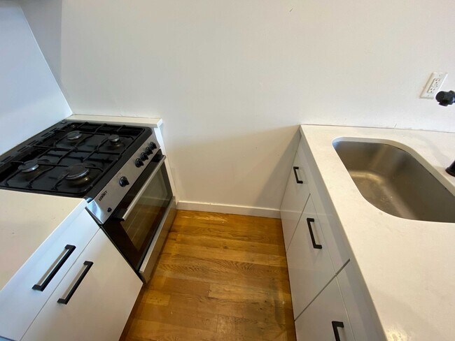 Foto del edificio - 314 Covert St.