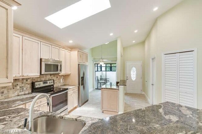 Building Photo - 13250 Oak Hill Loop
