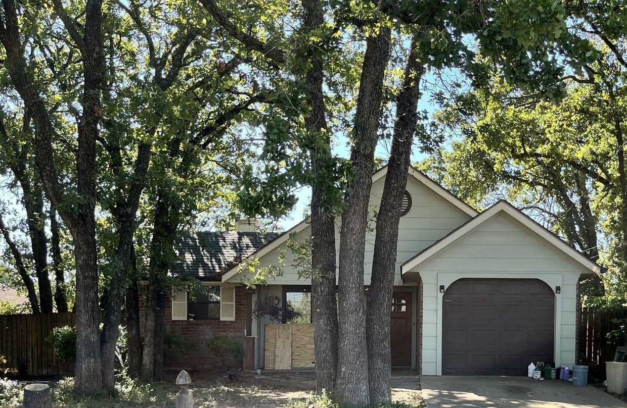 Photo - 321 Joshua St, Denton, TX 76209
