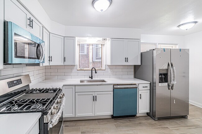 Foto del edificio - 7530 N Oakley Ave
