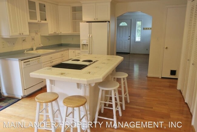 Building Photo - 2 br, 1 bath House - 1217 SW CHELTENHAM ST