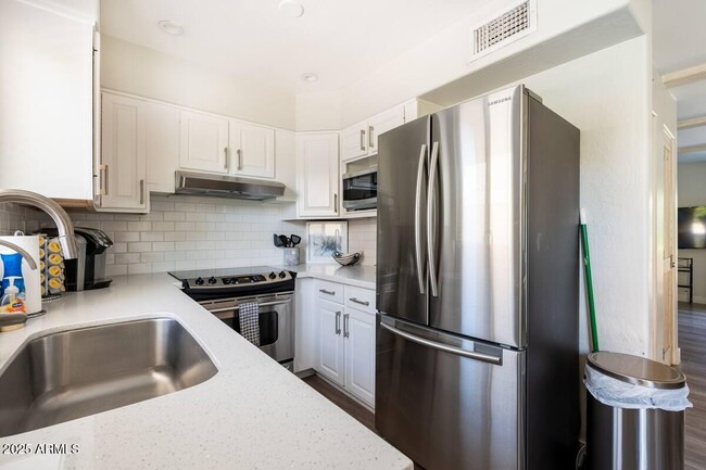 Foto del edificio - 4620 N 68th St